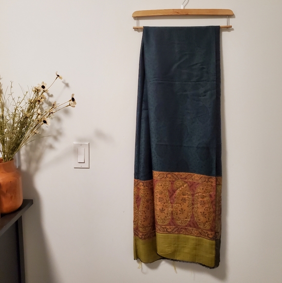 Woven Pattern Scarf - Picture 2 of 6